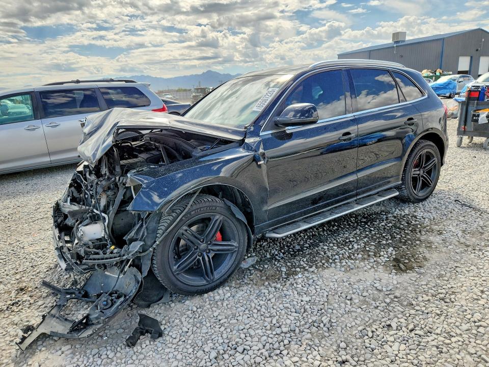 AUDI Q5 2010 with VIN WA1MKAFP2AA083104 - Photo from auction
