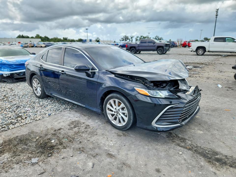 Photo 4 from auction – 2023 TOYOTA CAMRY with VIN 4T1C11AK4PU748846