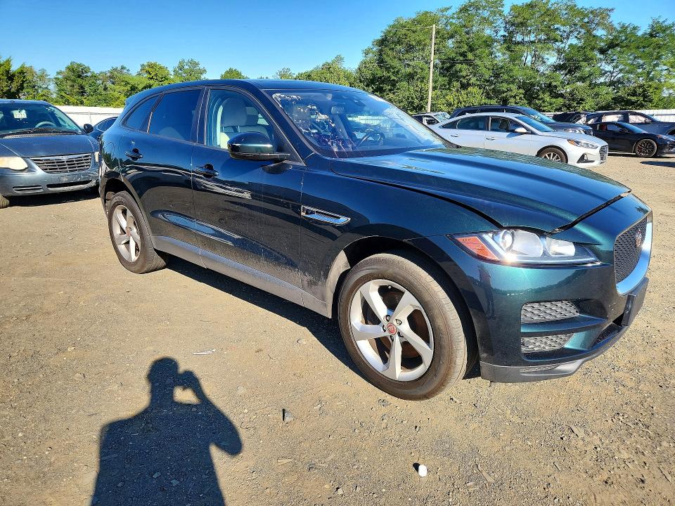 Photo 4 from auction – 2017 JAGUAR F-PACE with VIN SADCJ2BV6HA499671