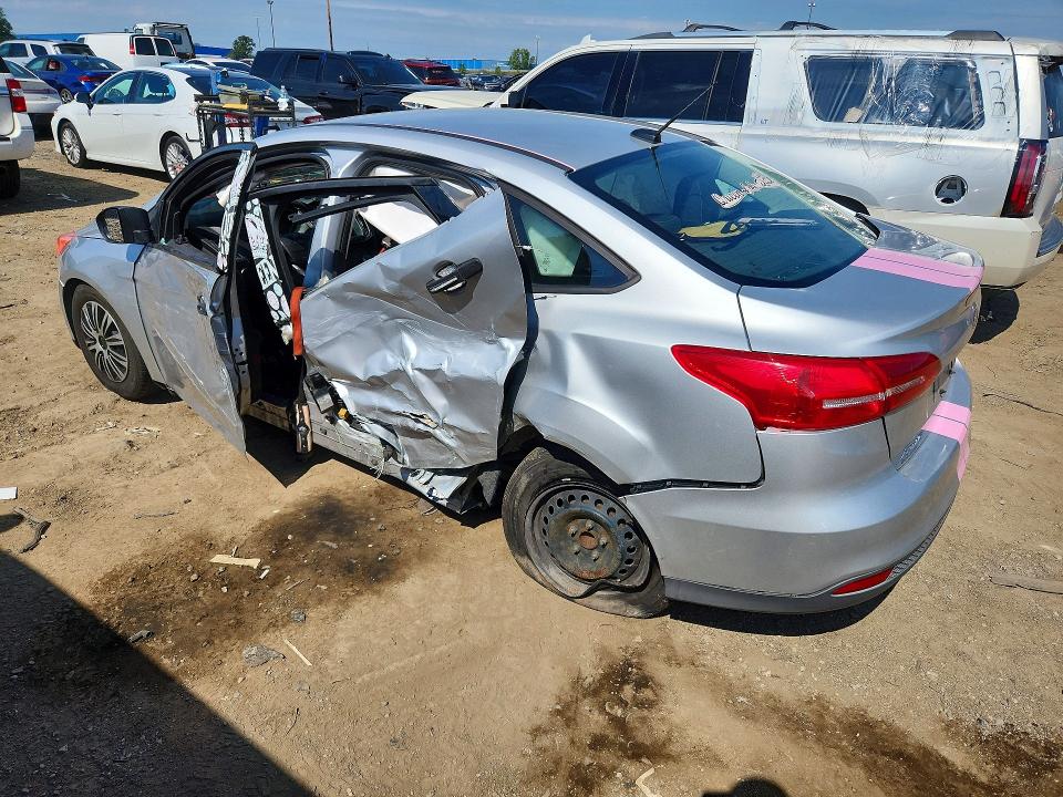 Photo 2 from auction – 2016 FORD FOCUS with VIN 1FADP3E26GL356864
