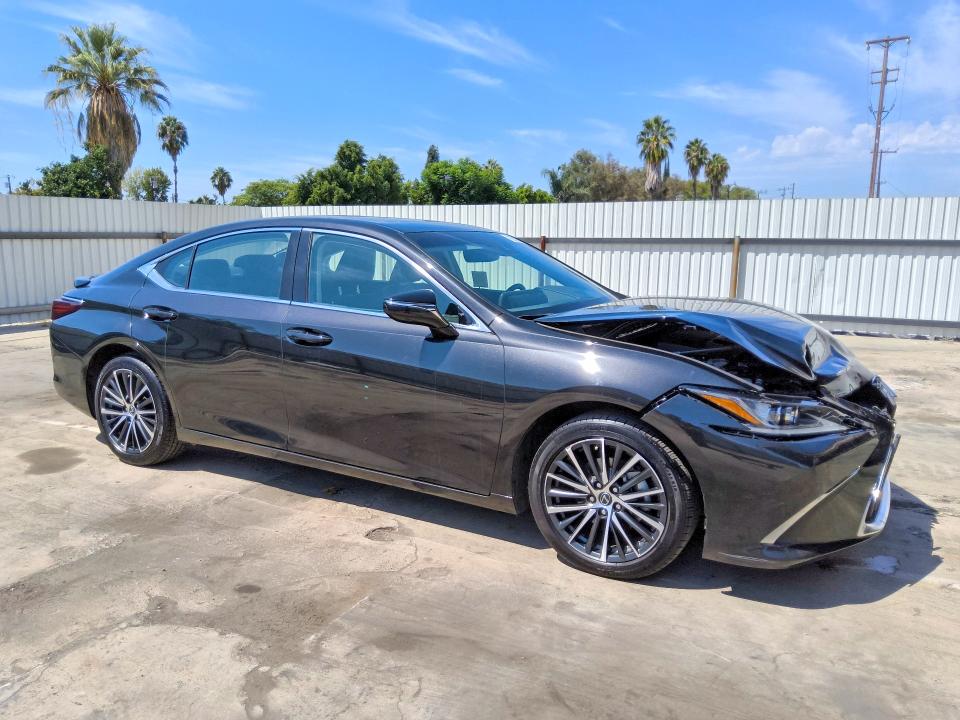Photo 4 from auction – 2025 LEXUS ES 300H with VIN 58ADA1C18SU060620