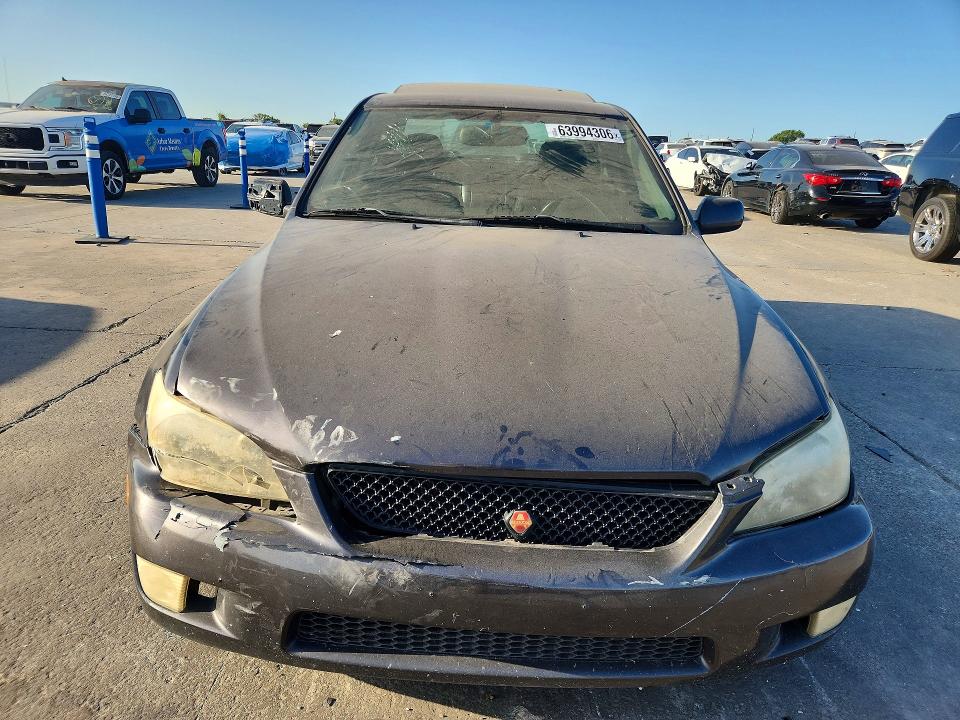 Photo 5 from auction – 2002 LEXUS IS with VIN JTHBD192320062579