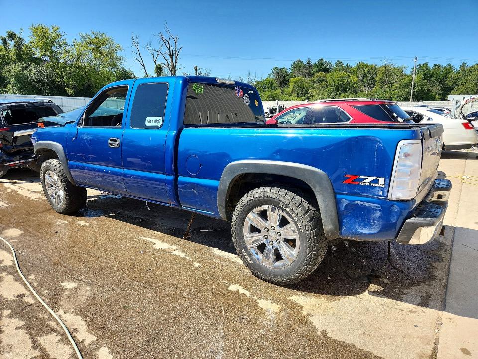 Photo 2 from auction – 2003 CHEVROLET SILVERADO with VIN 2GCEK19TX31253032