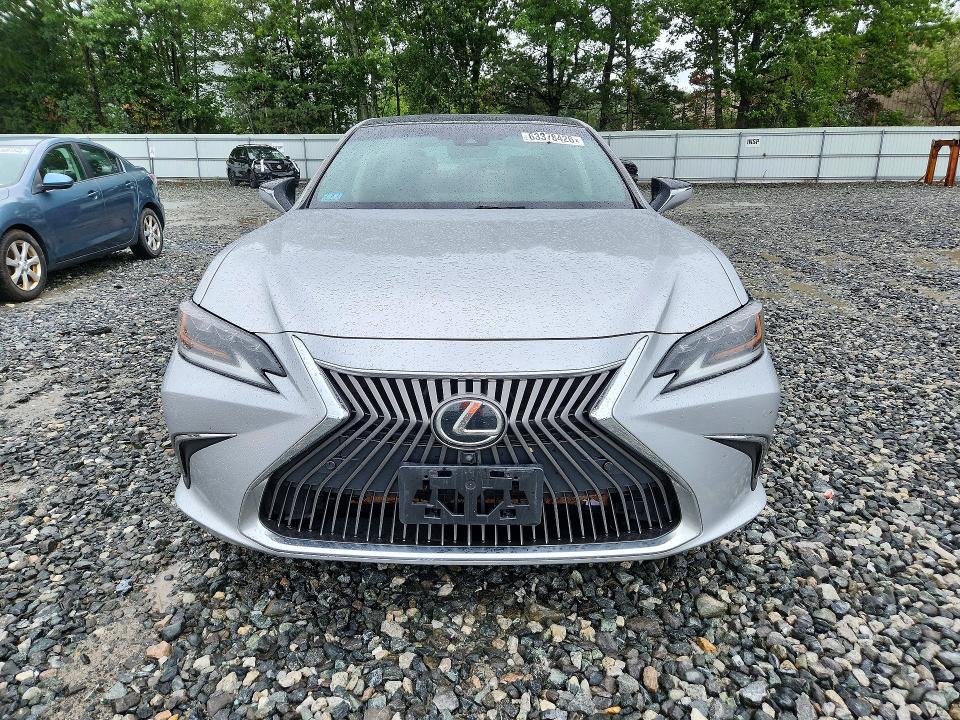 Photo 5 from auction – 2019 LEXUS ES with VIN 58ABZ1B15KU018391