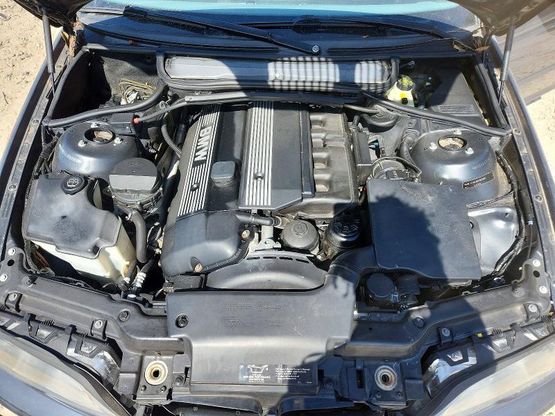 Photo 11 from auction – 2003 BMW 330 with VIN WBAEW53423PN30026