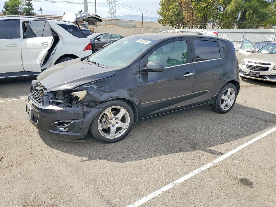 CHEVROLET SONIC 2015 with VIN 1G1JE6SB9F4120333 - Photo from auction