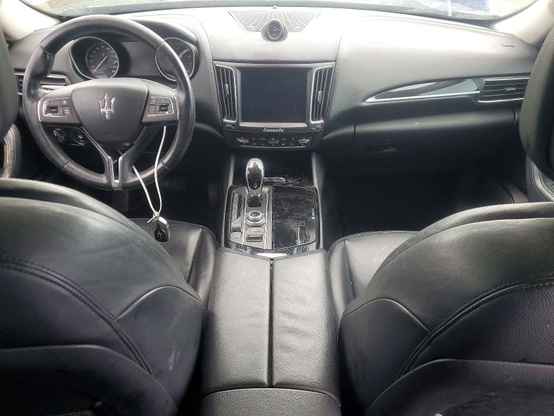 Photo 8 from auction – 2017 MASERATI LEVANTE with VIN ZN661XUA7HX237671