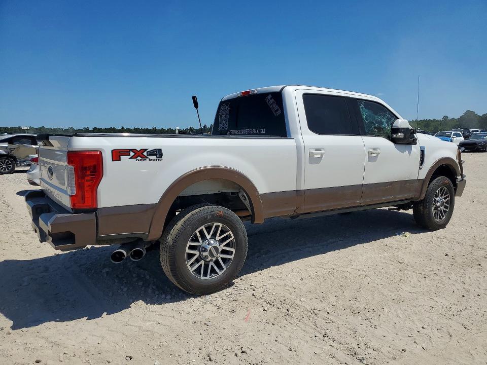 Photo 3 from auction – 2017 FORD F350 with VIN 1FT8W3BTXHEB28612
