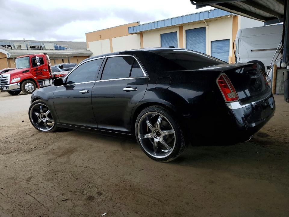 Photo 2 from auction – 2013 CHRYSLER 300C with VIN 2C3CCAET5DH600452