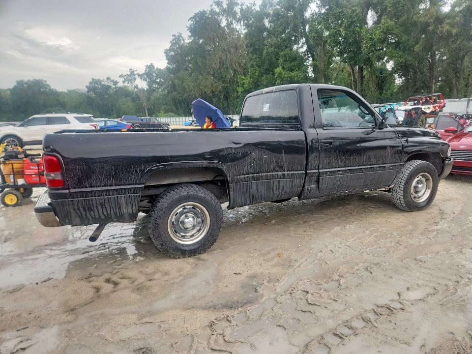 Photo 3 from auction – 2000 DODGE RAM 1500 with VIN 1B7HC16Y2YS585693