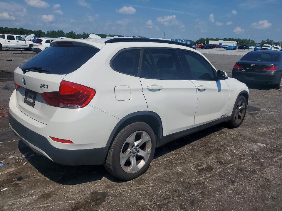 Photo 3 from auction – 2015 BMW X1 with VIN WBAVM1C53FVW57262