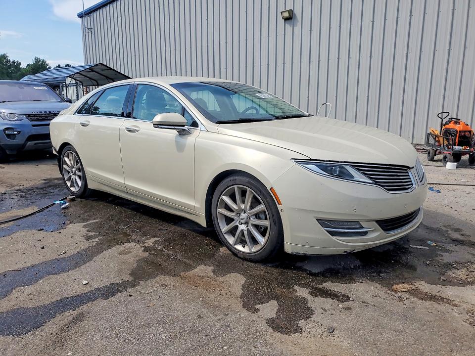 Photo 4 from auction – 2015 LINCOLN MKZ with VIN 3LN6L2GK5FR623798