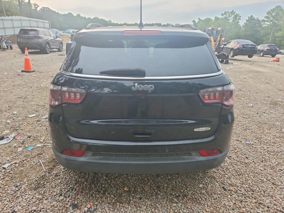 Photo 6 from auction – 2017 JEEP COMPASS with VIN 3C4NJCBB5HT632543