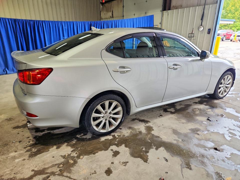 Photo 3 from auction – 2009 LEXUS IS with VIN JTHCK262595032209