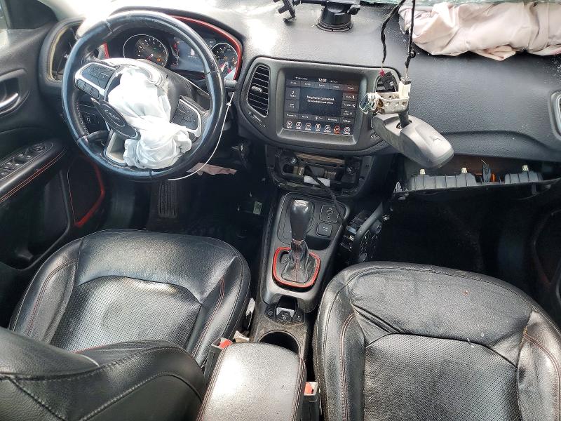 Снимка 8 от търг – 2018 JEEP COMPASS с VIN 3C4NJDDB9JT211935