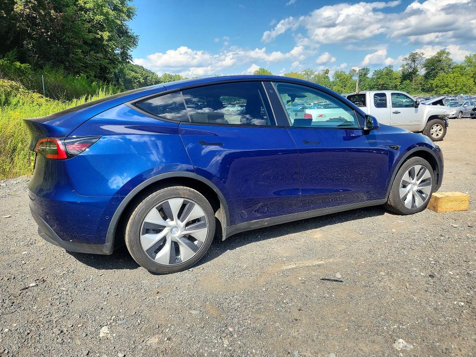 Photo 3 from auction – 2022 TESLA MODEL Y with VIN 7SAYGAEE1NF533270