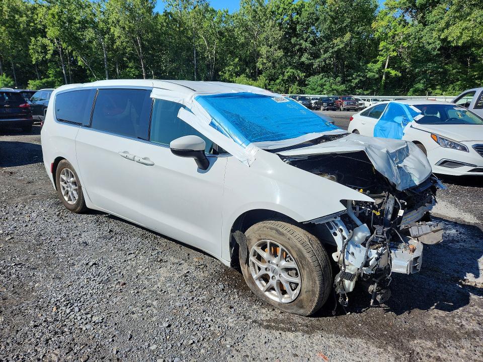 Photo 4 from auction – 2023 CHRYSLER PACIFICA with VIN 2C4RC1BGXPR561904