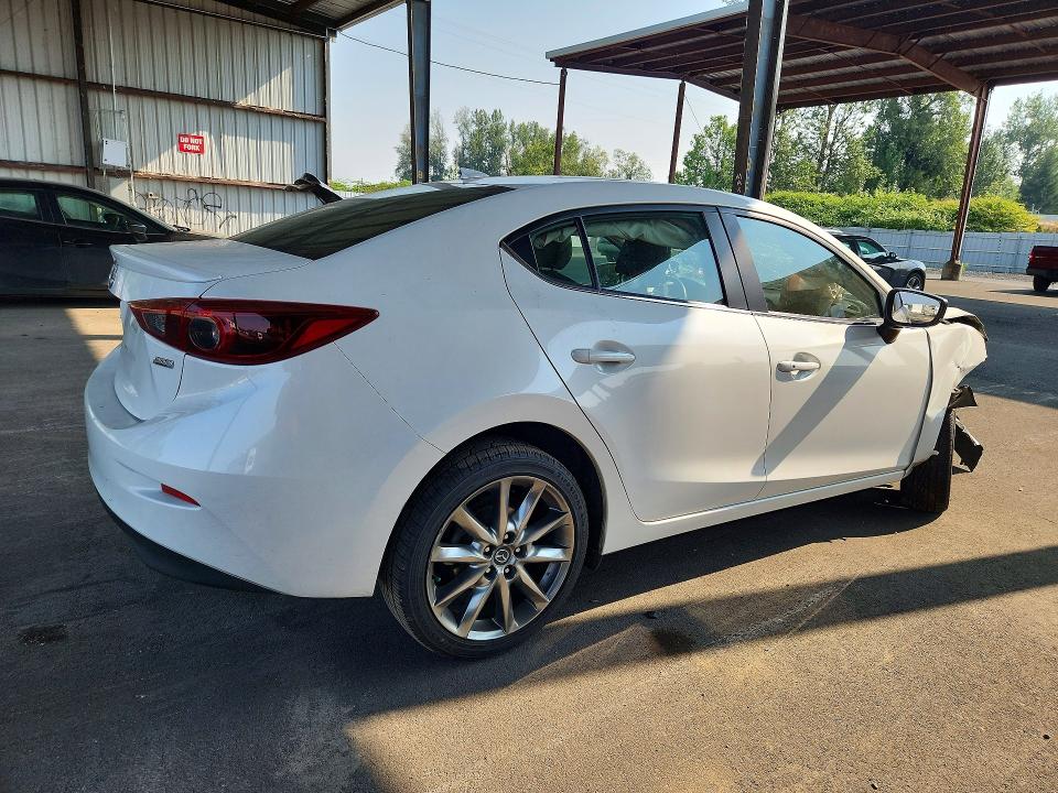 Photo 3 from auction – 2018 MAZDA 3 with VIN 3MZBN1W33JM162959