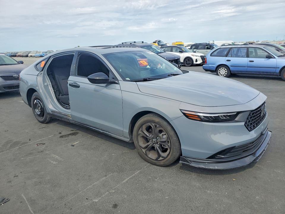 Photo 4 from auction – 2025 HONDA ACCORD with VIN 1HGCY1F47SA021075