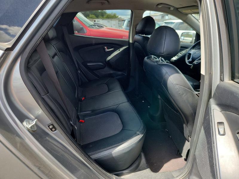 Photo 11 from auction – 2010 HYUNDAI TUCSON with VIN KM8JUCAC5AU043158