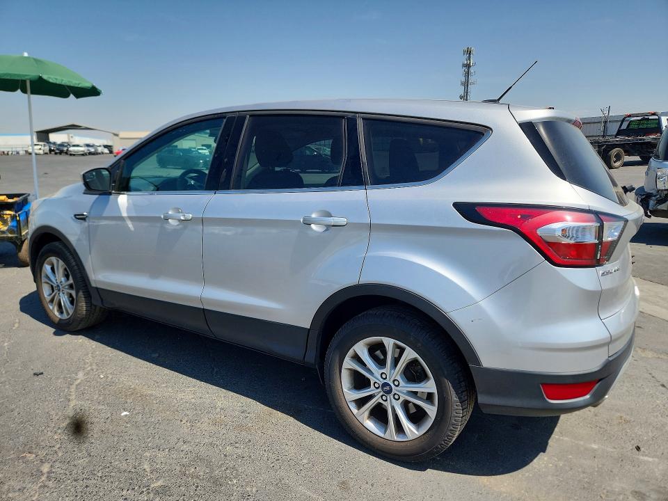 Photo 2 from auction – 2017 FORD ESCAPE with VIN 1FMCU0GD5HUE09699