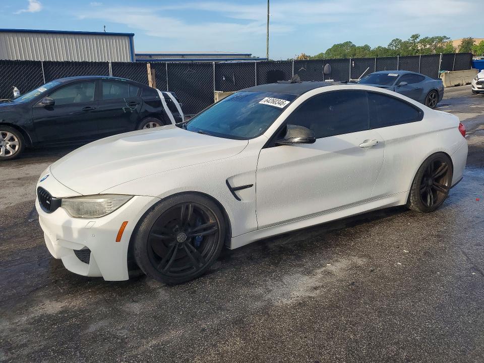 BMW M4 2015 with VIN WBS3R9C57FK330383 - Photo from auction