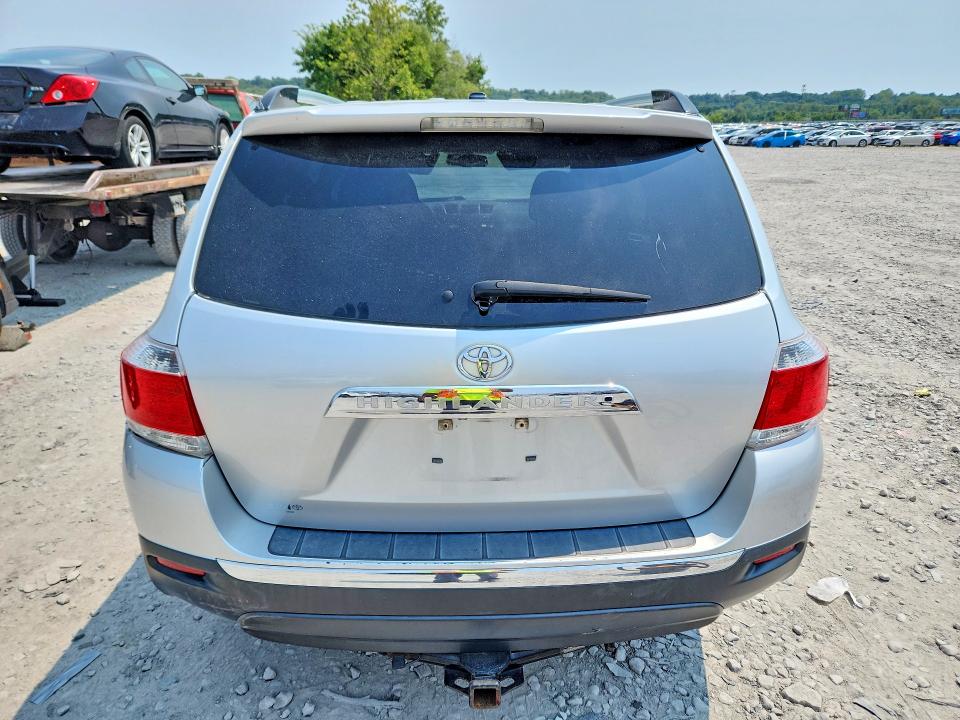 Photo 6 from auction – 2012 TOYOTA HIGHLANDER with VIN 5TDYK3EH6CS085361