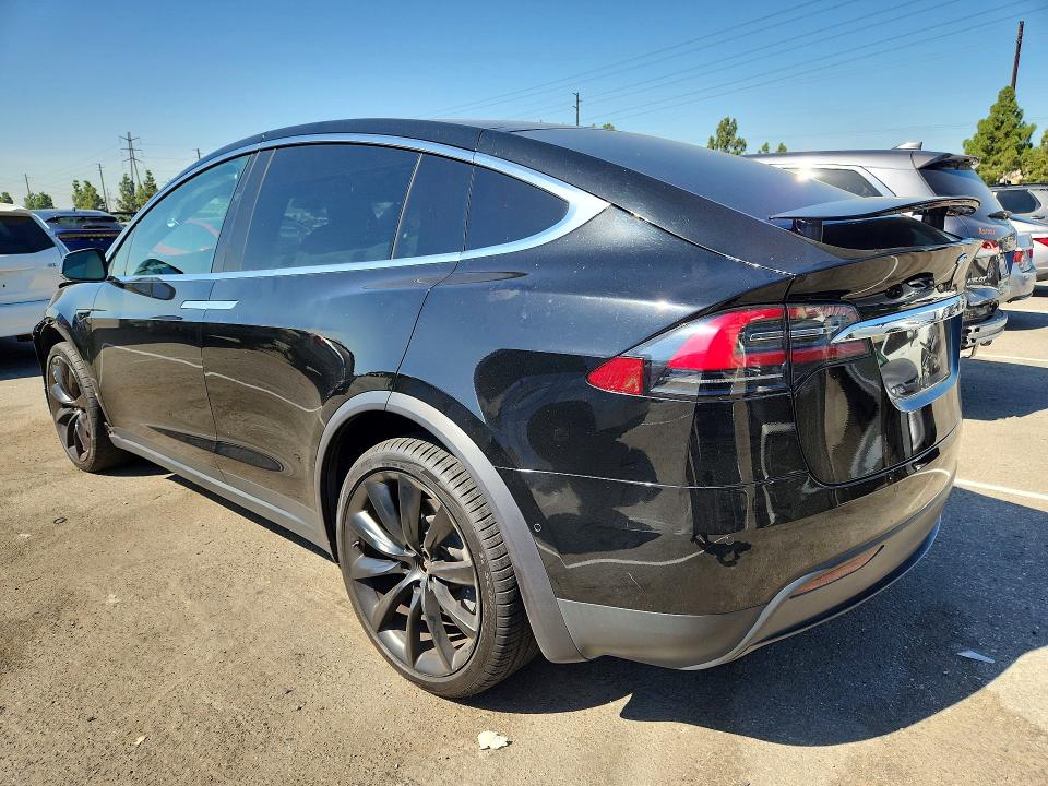 Photo 2 from auction – 2020 TESLA MODEL X with VIN 5YJXCAE24LF247579