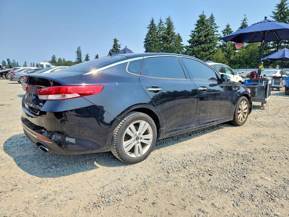 Photo 3 from auction – 2017 KIA OPTIMA with VIN 5XXGU4L37HG136510