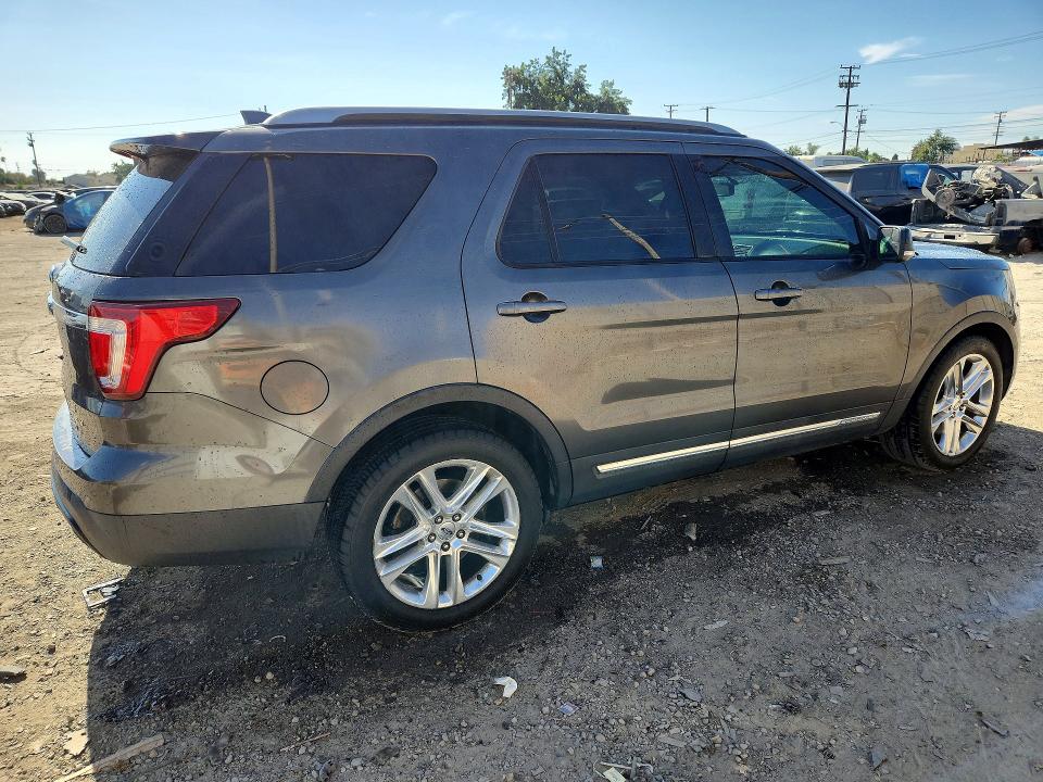 Photo 3 from auction – 2016 FORD EXPLORER with VIN 1FM5K7D86GGB72703
