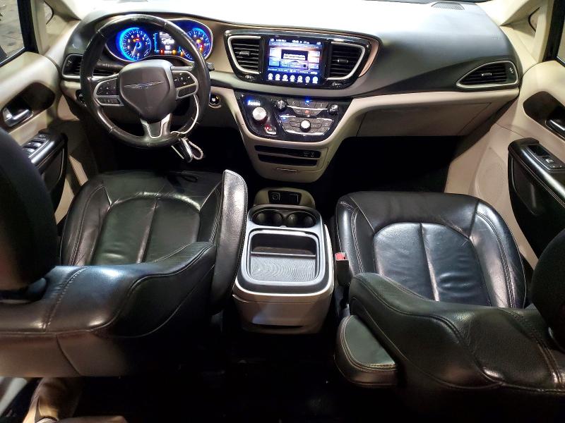 Photo 8 from auction – 2017 CHRYSLER PACIFICA with VIN 2C4RC1BG0HR756752