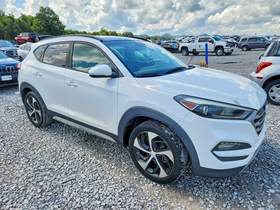 Photo 4 from auction – 2017 HYUNDAI TUCSON with VIN KM8J3CA20HU573638