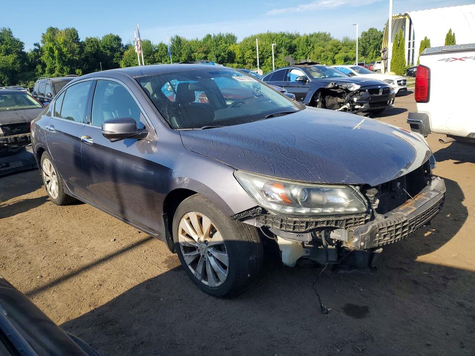 Photo 4 from auction – 2015 HONDA ACCORD with VIN 1HGCR3F86FA032327