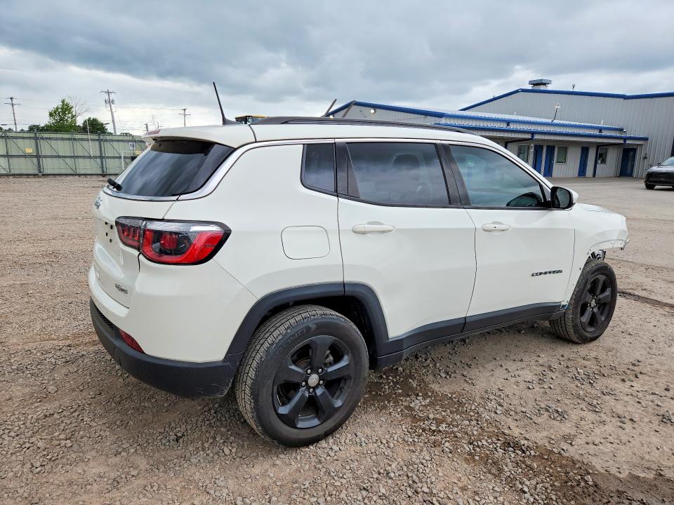 Photo 3 from auction – 2018 JEEP COMPASS with VIN 3C4NJDBB8JT401213