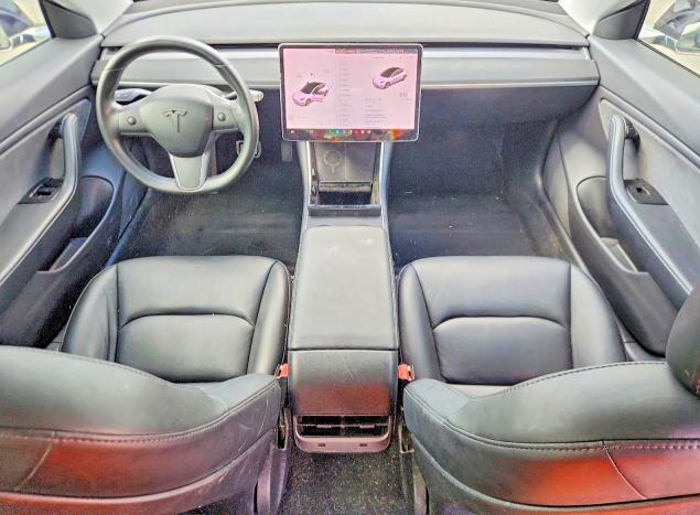 Photo 8 from auction – 2018 TESLA MODEL 3 with VIN 5YJ3E1EA9JF172939