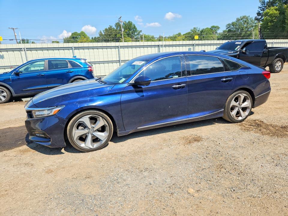 HONDA ACCORD 2018 с VIN 1HGCV2F93JA000393 - Снимка от търг