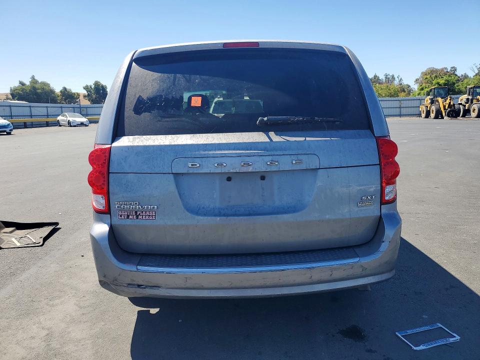 Photo 6 from auction – 2014 DODGE GRAND CARAVAN with VIN 2C4RDGCG9ER128750