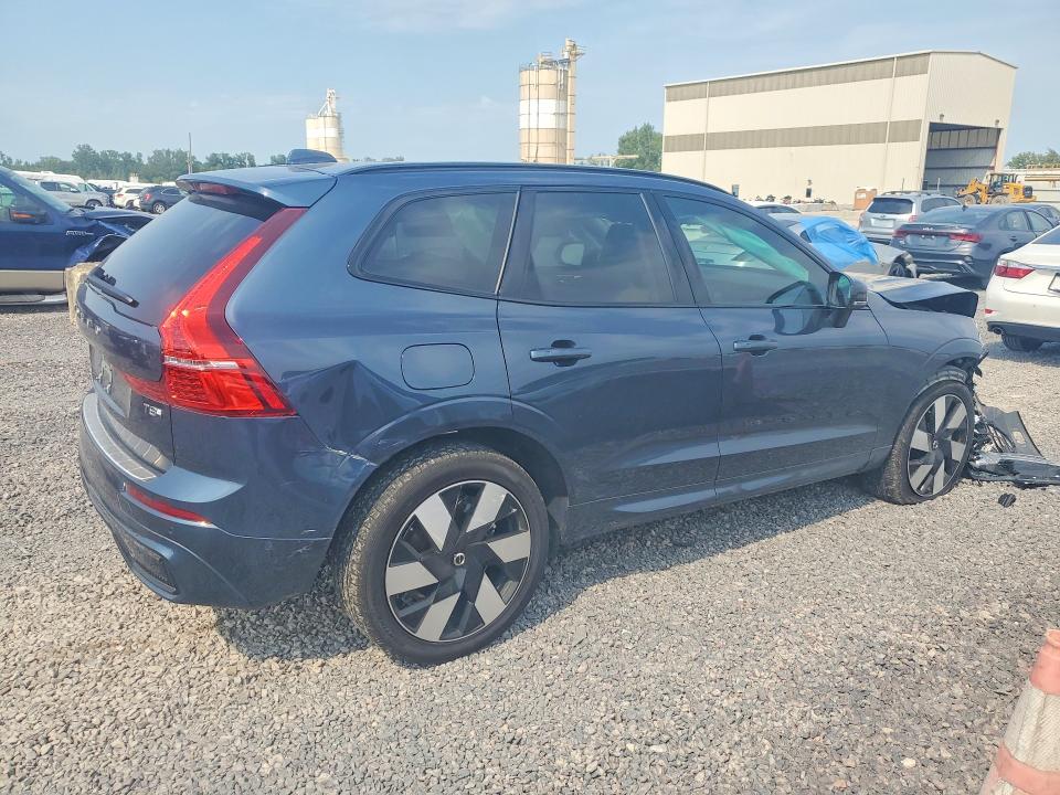 Photo 3 from auction – 2025 VOLVO XC60 with VIN YV4H60RC1S1017351