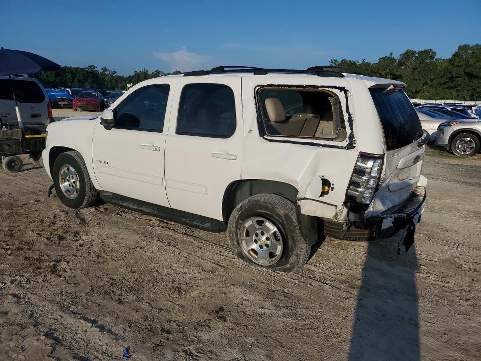 Photo 2 from auction – 2013 CHEVROLET TAHOE with VIN 1GNSCBE06DR247357