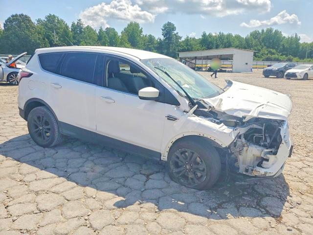 Photo 4 from auction – 2017 FORD ESCAPE with VIN 1FMCU0G97HUC96737
