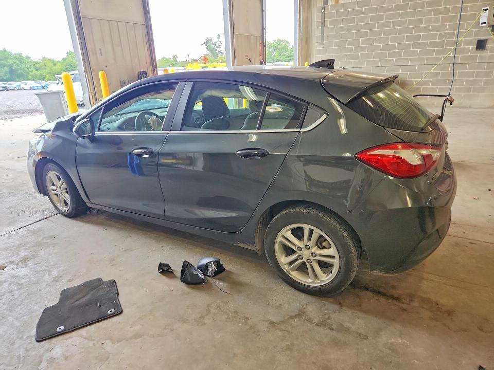 Photo 2 from auction – 2018 CHEVROLET CRUZE with VIN 3G1BE6SM6JS594268