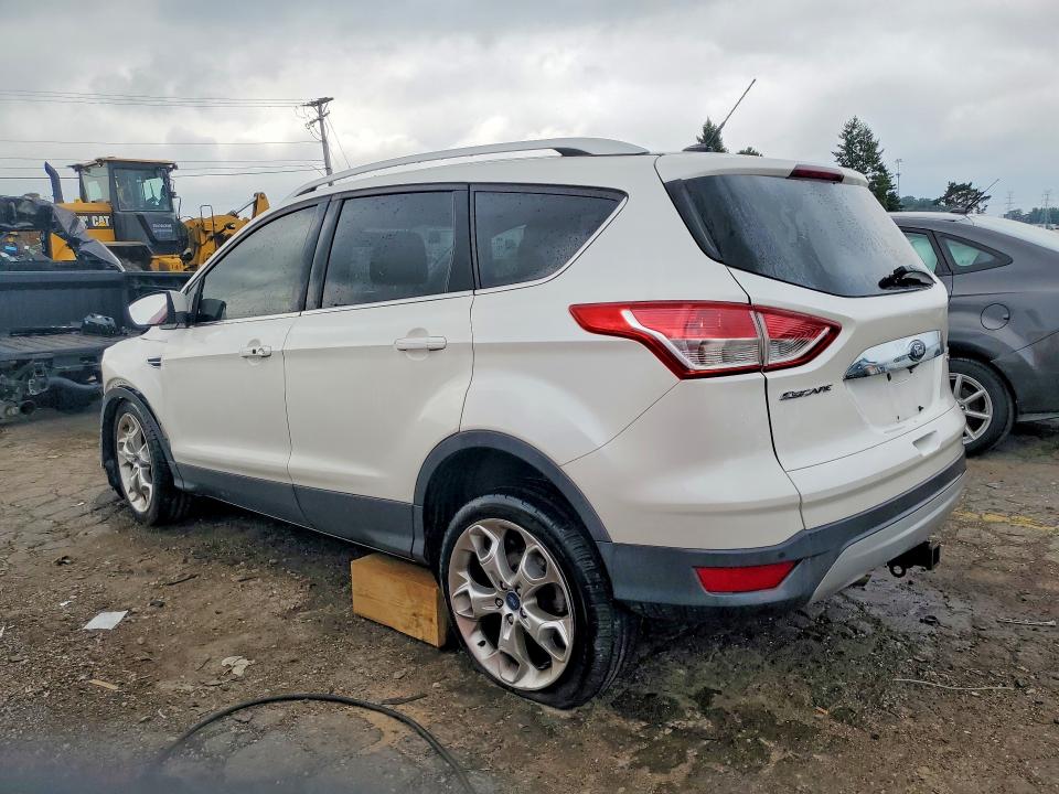 Photo 2 from auction – 2015 FORD ESCAPE with VIN 1FMCU9J96FUA41054