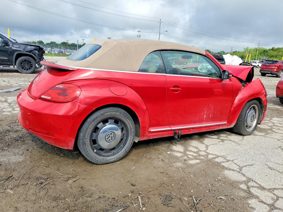 Photo 3 from auction – 2013 VOLKSWAGEN BEETLE with VIN 3VW5P7AT7DM800328