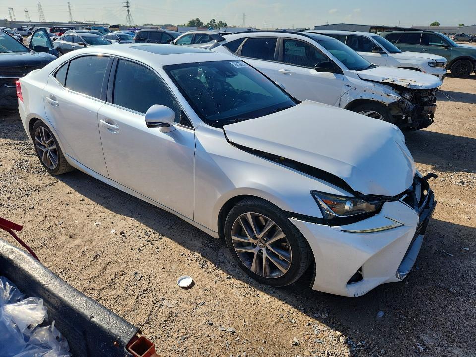 Снимка 4 от търг – 2018 LEXUS IS с VIN JTHBA1D29J5072003