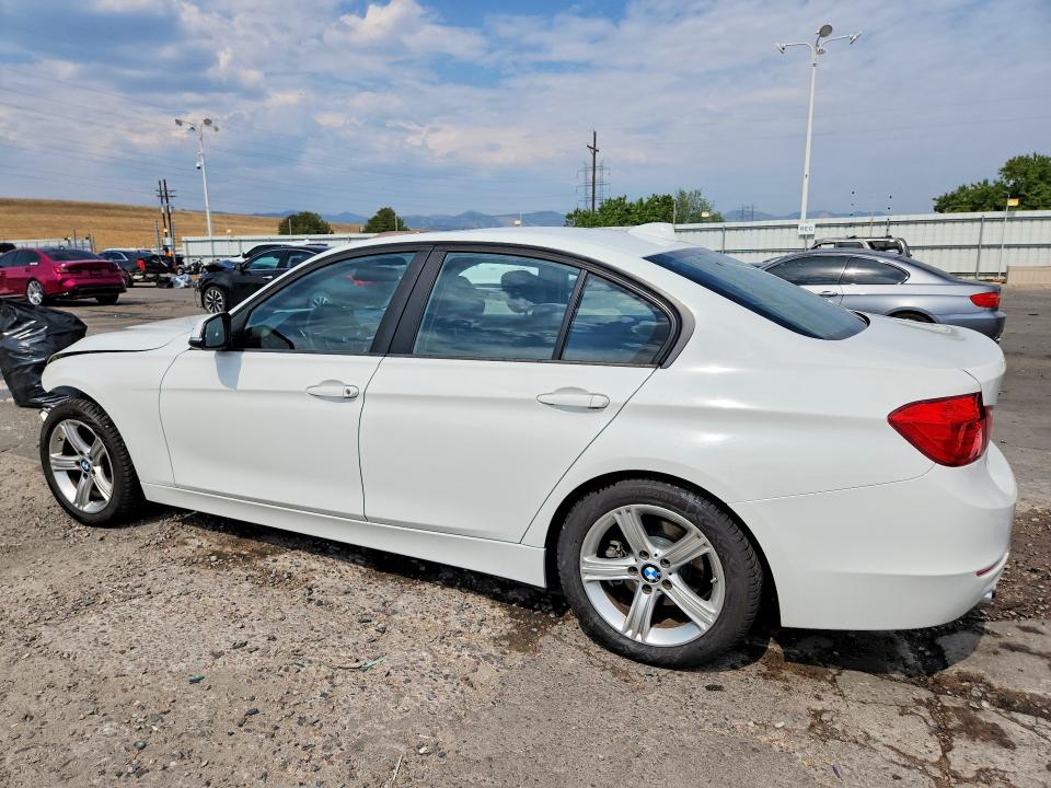 Photo 2 from auction – 2015 BMW 328 with VIN WBA3B5G55FNS17560