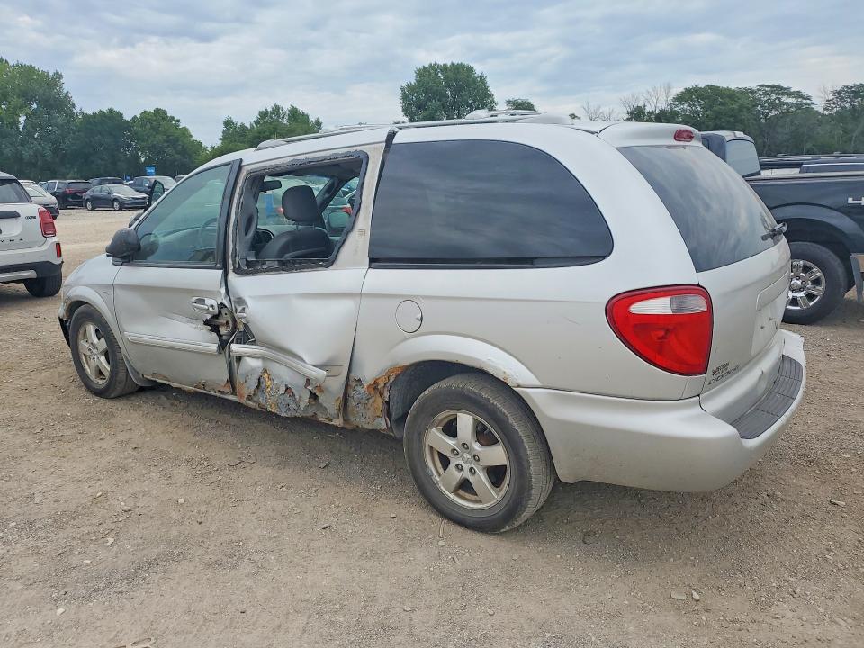 Photo 2 from auction – 2004 DODGE GRAND CARAVAN with VIN 2D4GP44L34R563810