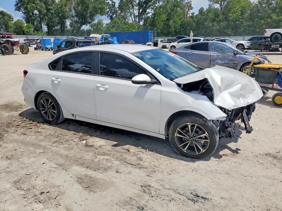 Photo 4 from auction – 2024 KIA FORTE with VIN 3KPF24AD3RE832529