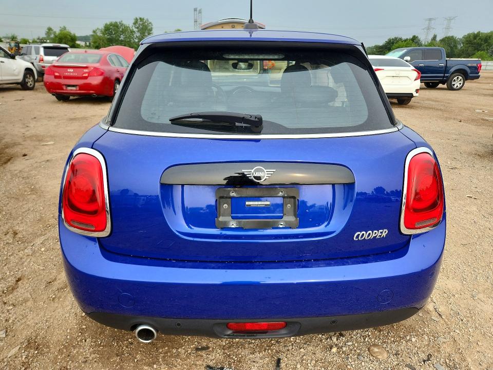 Photo 6 from auction – 2021 MINI COOPER with VIN WMWXU7C01M2N55814