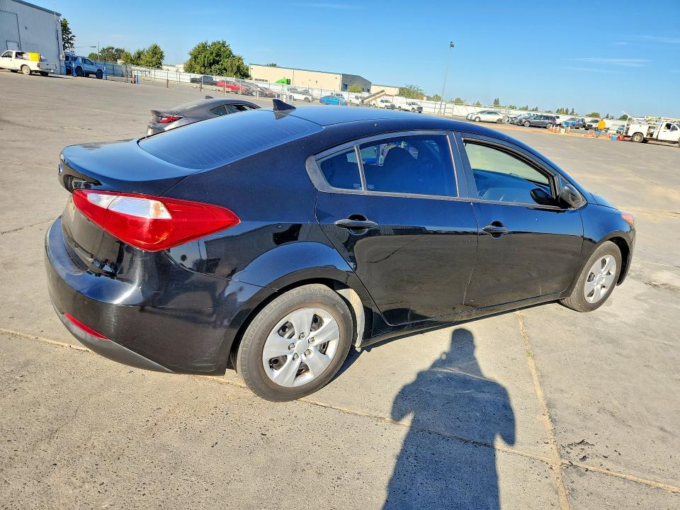 Photo 3 from auction – 2016 KIA FORTE with VIN KNAFK4A60G5550629