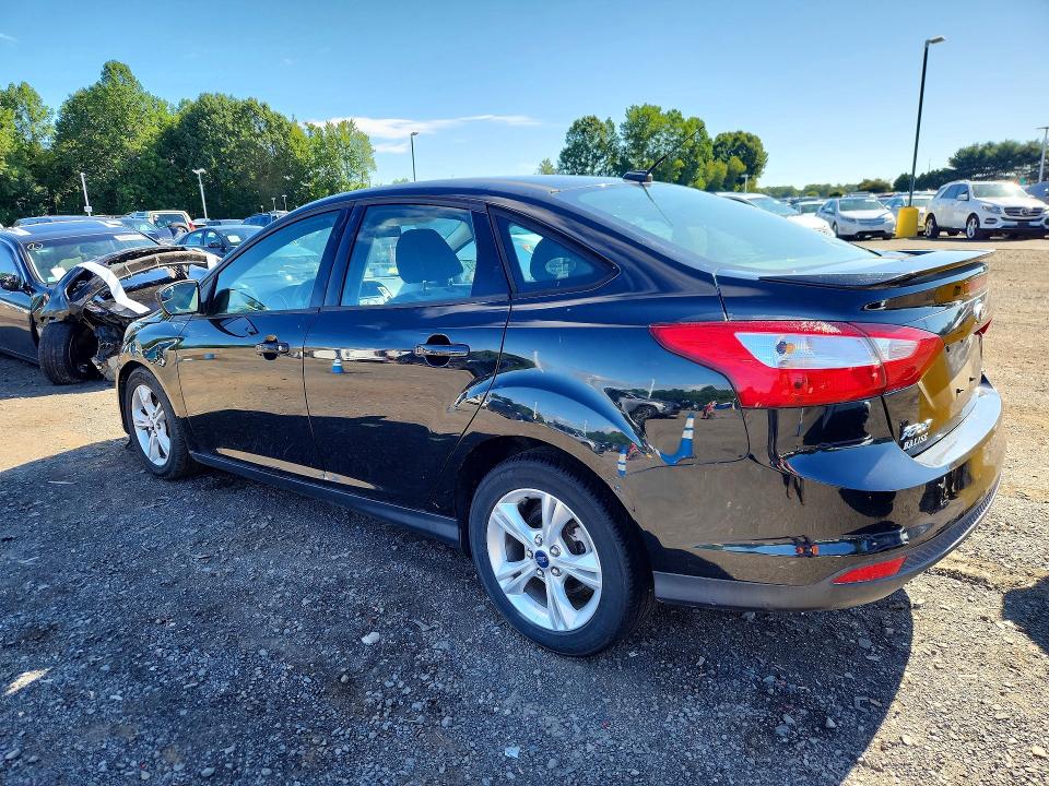 Photo 2 from auction – 2012 FORD FOCUS with VIN 1FAHP3F25CL402047